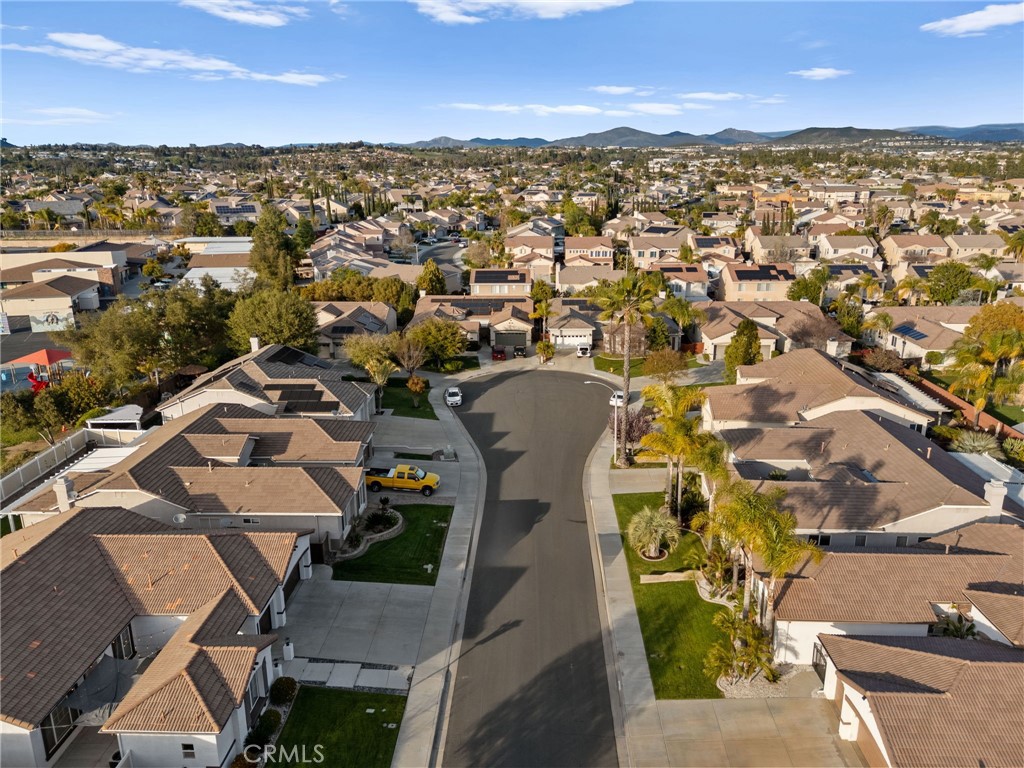 https://media.crmls.org/medias/769690d5-920d-4e20-a005-6619217c8199.jpg?preset=X-Large
