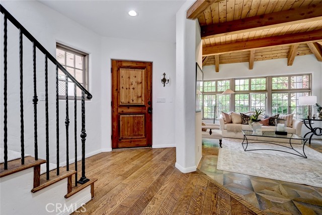2917 N Poinsettia Avenue, Manhattan Beach CA: https://media.crmls.org/medias/7696efa0-aca3-40da-91b4-29a7598a3aec.jpg