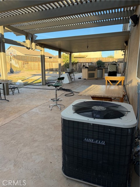 Detail Gallery Image 11 of 13 For 13817 Coolidge, Oak Hills,  CA 92344 - 3 Beds | 2 Baths