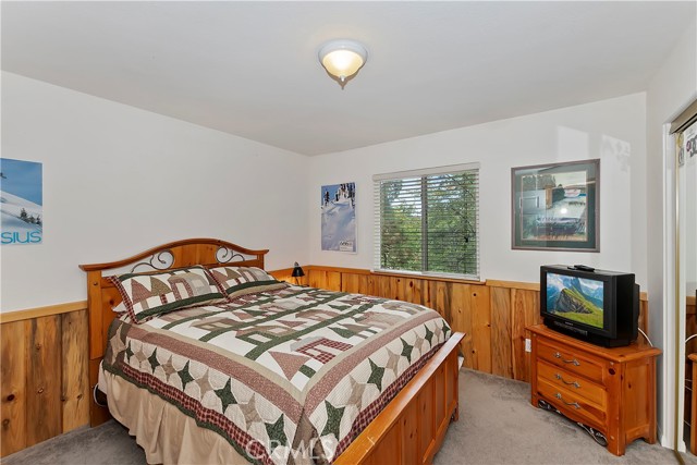 Detail Gallery Image 16 of 31 For 1394 La Crescenta Dr, Big Bear City,  CA 92314 - 3 Beds | 2 Baths