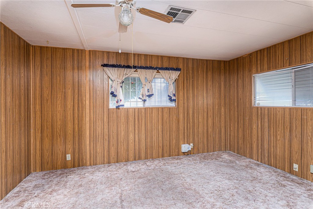 https://media.crmls.org/medias/769817c4-59b4-4f9b-9d61-1ac7f45eff73.jpg?preset=X-Large