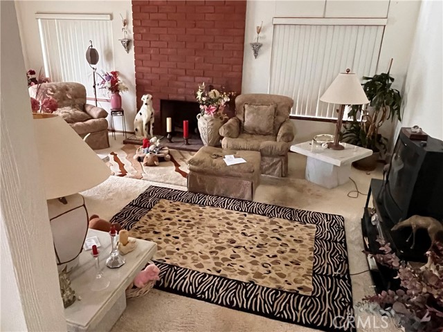 Detail Gallery Image 3 of 10 For 2733 N. Vista Knoll Rd, Orange,  CA 92867 - 3 Beds | 2/1 Baths