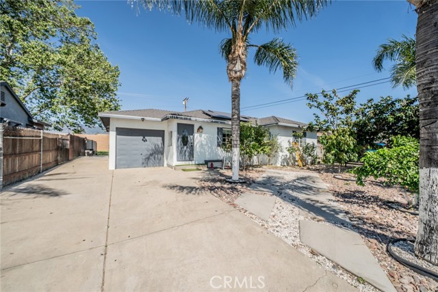 Detail Gallery Image 2 of 24 For 14828 Ivy, Fontana,  CA 92335 - 4 Beds | 2 Baths