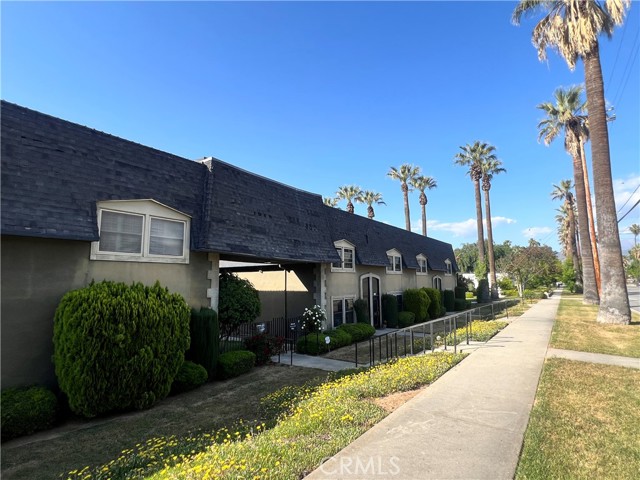 Detail Gallery Image 4 of 16 For 117 E Cypress Ave, Redlands,  CA 92373 - 2 Beds | 2/1 Baths