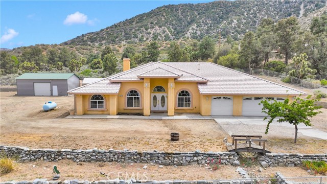 1679 Desert Front Road, Wrightwood CA: https://media.crmls.org/medias/7699f8b1-05de-4fcb-a555-8cb7f95fa83c.jpg