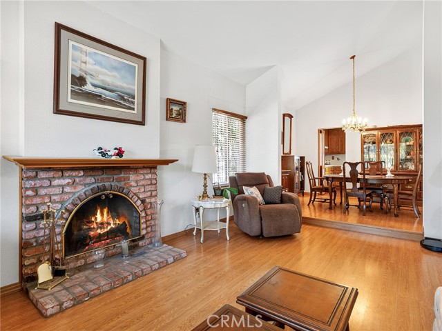 10634 Deering Avenue photo 19