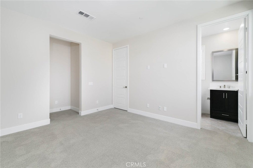 https://media.crmls.org/medias/769a9d2a-5fd6-419d-a3b7-9dfba0185ab2.jpg?preset=X-Large