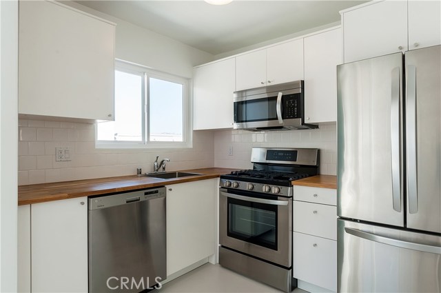 1325 Loma Drive, Hermosa Beach, California 90254, 2 Bedrooms Bedrooms, ,2 BathroomsBathrooms,Residential,Sold,Loma,SB17232773