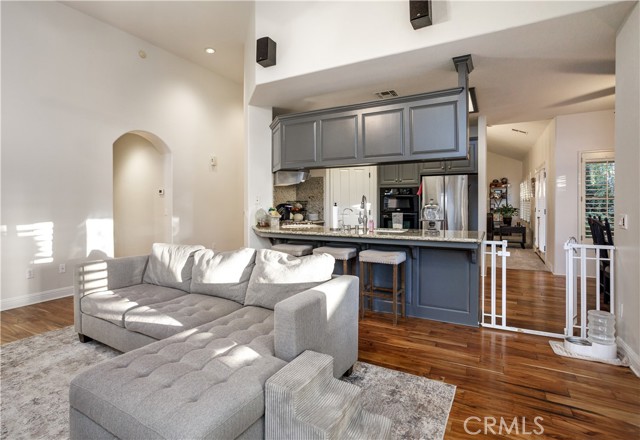 Detail Gallery Image 7 of 26 For 1509 Calle Castana, Bakersfield,  CA 93309 - 4 Beds | 2/1 Baths