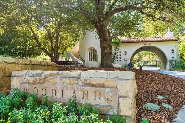 26800 Fairlain Drive, Valencia CA: https://media.crmls.org/medias/769c5407-490d-493e-9114-b10a413d3f5f.jpg
