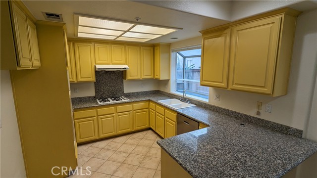 Detail Gallery Image 9 of 27 For 401 Fairview Ave #B,  Arcadia,  CA 91007 - 4 Beds | 3 Baths