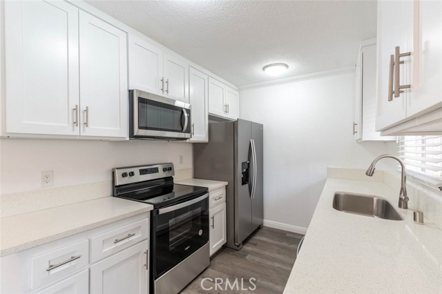 6520 Shirley Avenue, Reseda CA: https://media.crmls.org/medias/769cc827-775d-44d0-b814-d51b4f1d88b4.jpg
