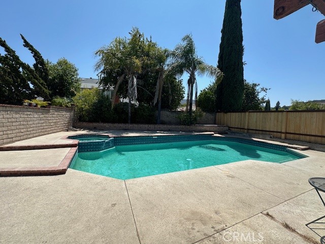 76 Ilex Drive, Newbury Park CA: https://media.crmls.org/medias/769d51a6-54d9-4bb3-a5dd-12e490a4d795.jpg