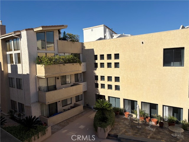 Detail Gallery Image 62 of 62 For 5310 Zelzah #303,  Encino,  CA 91316 - 2 Beds | 2 Baths