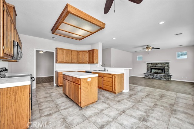 18579 Hidden Valley Road, Hidden Valley Lake CA: https://media.crmls.org/medias/769e3587-7580-4a41-bd70-5ac77c3add43.jpg