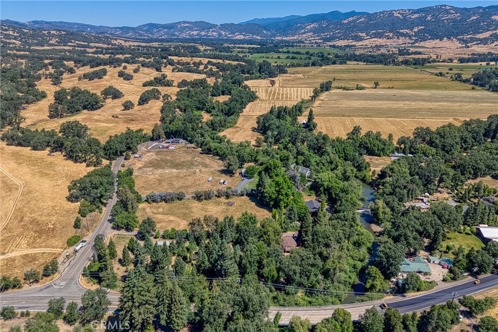 https://media.crmls.org/medias/769ea7fa-b54a-4428-96bb-c5768496b10d.jpg?preset=X-Large