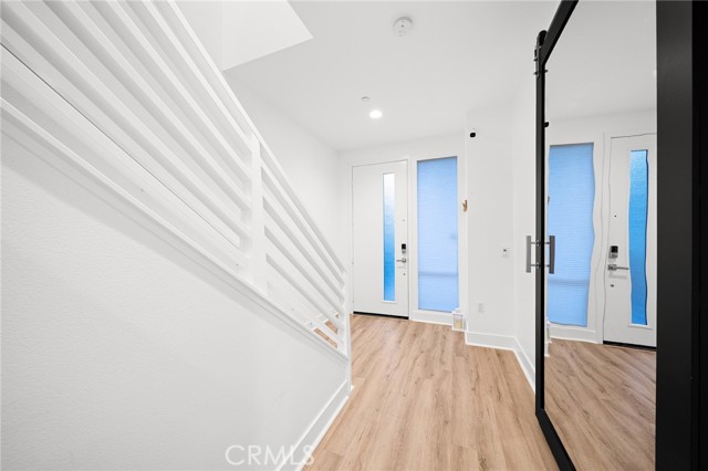 Detail Gallery Image 5 of 31 For 657 Wedge, Costa Mesa,  CA 92627 - 3 Beds | 2/2 Baths