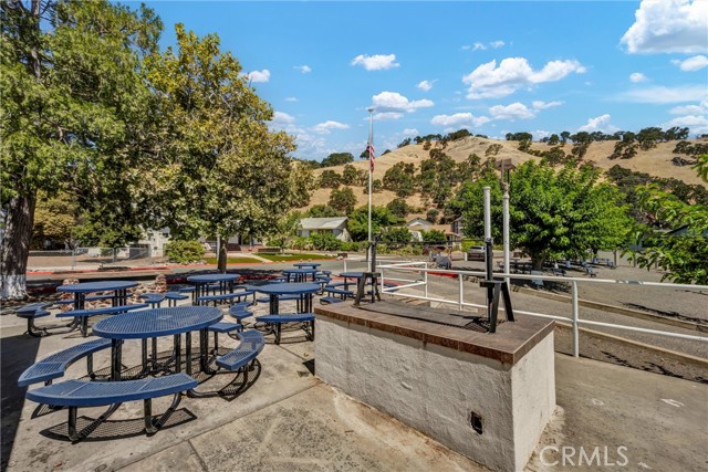 7846 Alston Way, Lucerne CA: https://media.crmls.org/medias/769f6802-66f2-471d-8340-e629352de403.jpg