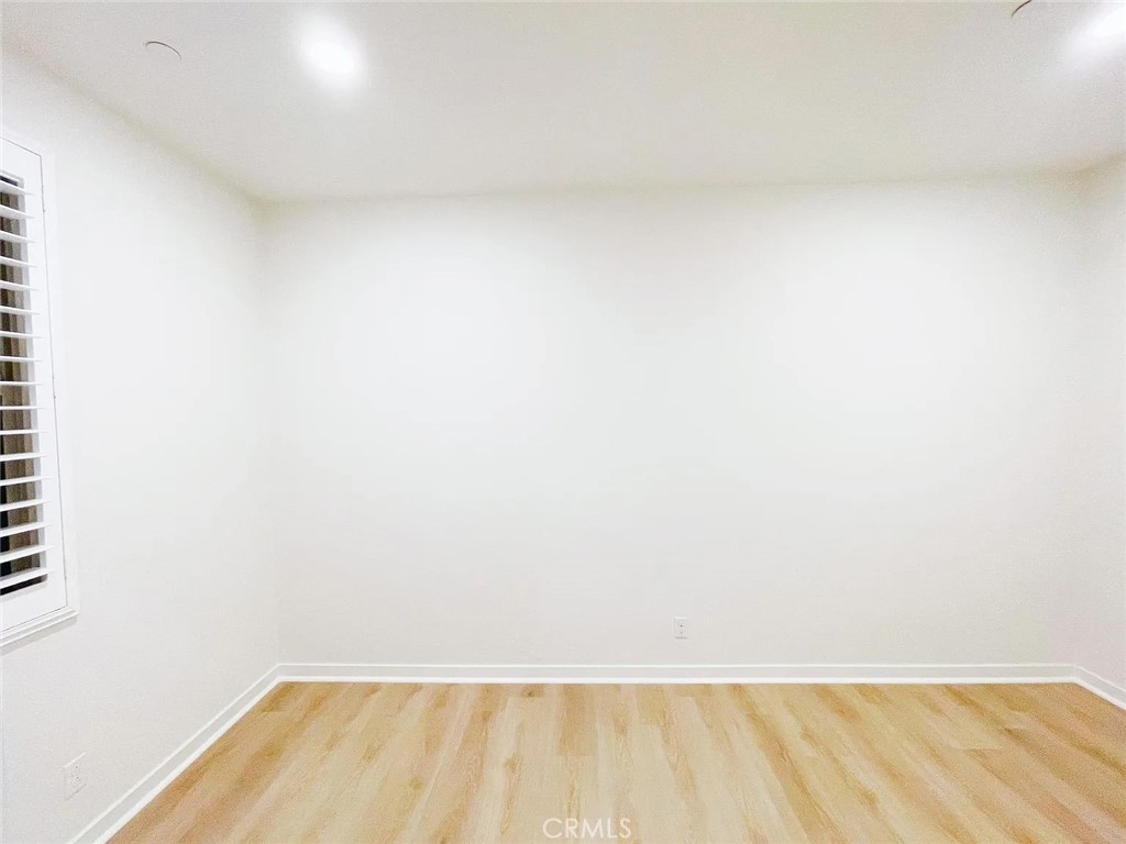 https://media.crmls.org/medias/769fdd55-1768-4fc1-ba37-a4de0551aa30.jpg?preset=X-Large