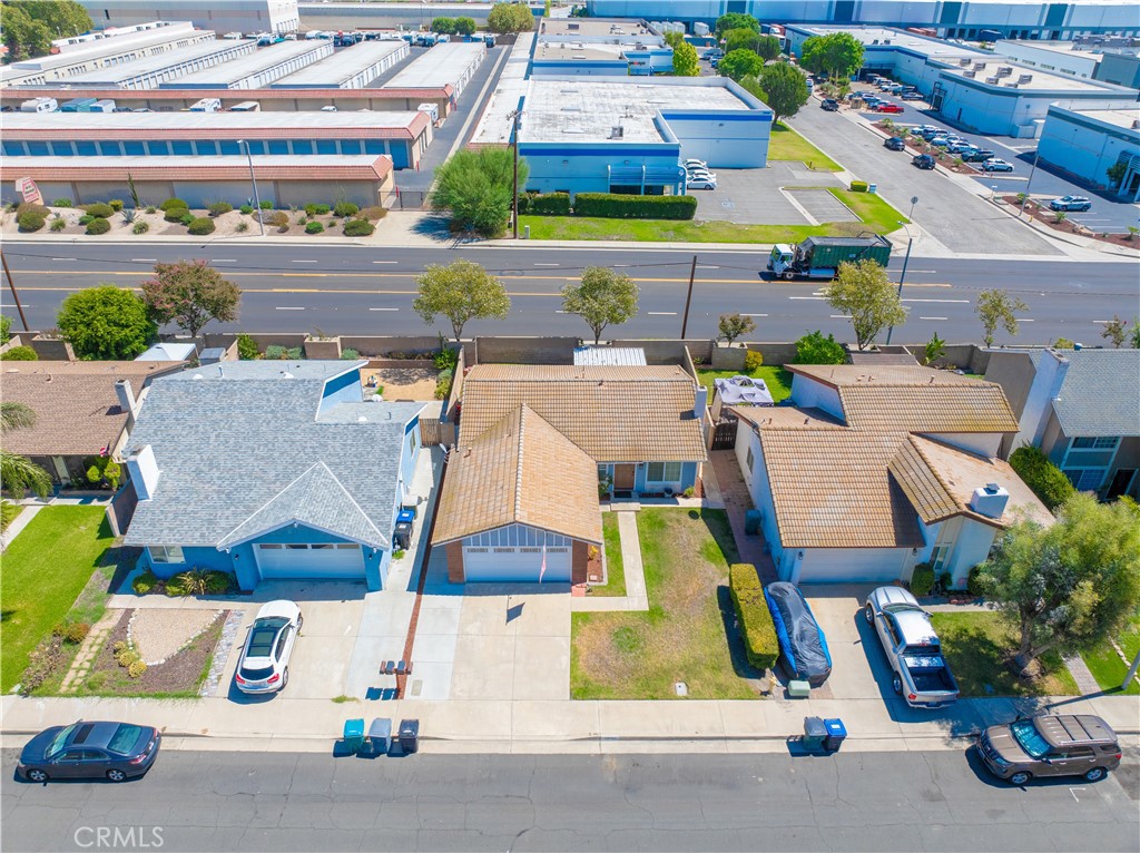 https://media.crmls.org/medias/76a07c83-61b9-4cf3-b2e0-c0556d84c58b.jpg?preset=X-Large