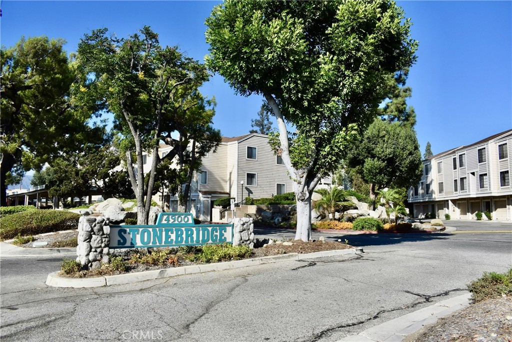 4900 N Grand Avenue N #220