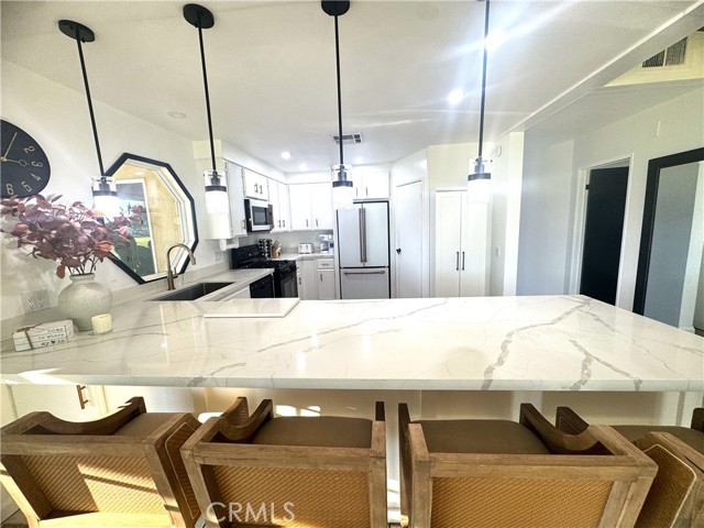 Detail Gallery Image 4 of 30 For 38250 Azalea Dr, Palm Desert,  CA 92260 - 2 Beds | 2 Baths