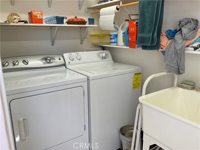 68919 Kachina Drive, 29 Palms CA: https://media.crmls.org/medias/76a1a73b-d818-4456-84df-efda39da59e1.jpg