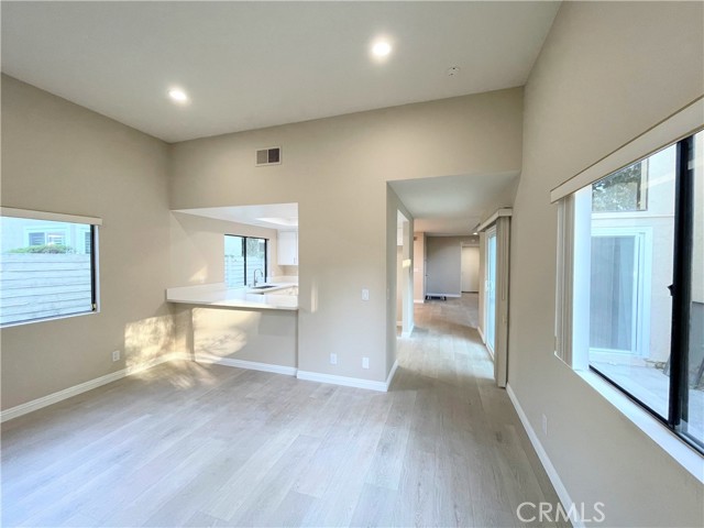 Detail Gallery Image 11 of 34 For 3 Rushingwind #4,  Irvine,  CA 92614 - 3 Beds | 2/1 Baths