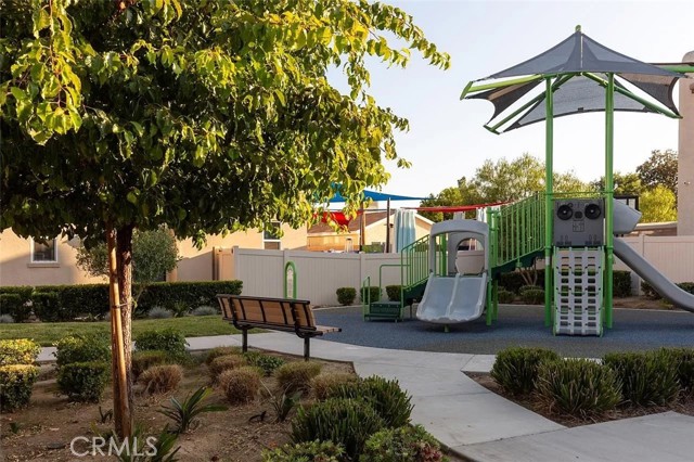 Detail Gallery Image 17 of 20 For 14700 Sherman, Van Nuys,  CA 91405 - 4 Beds | 3/1 Baths