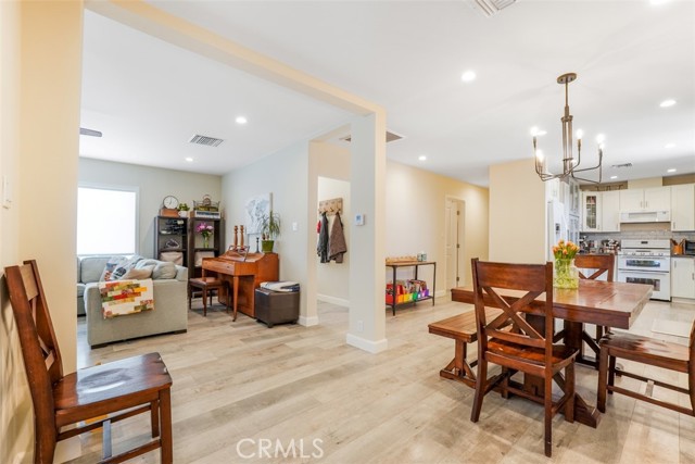 22960 Crespi Street, Woodland Hills CA: https://media.crmls.org/medias/76a2b447-8604-450e-ba5f-86163b20b5fd.jpg