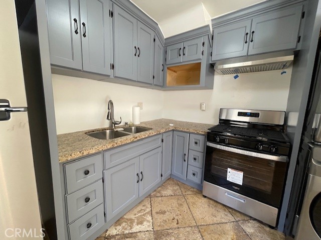 Detail Gallery Image 11 of 16 For 17135 Roscoe Blvd #4,  Northridge,  CA 91325 - 2 Beds | 1/1 Baths