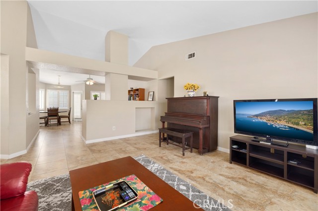 Detail Gallery Image 4 of 31 For 44239 Fenner, Lancaster,  CA 93536 - 3 Beds | 2 Baths