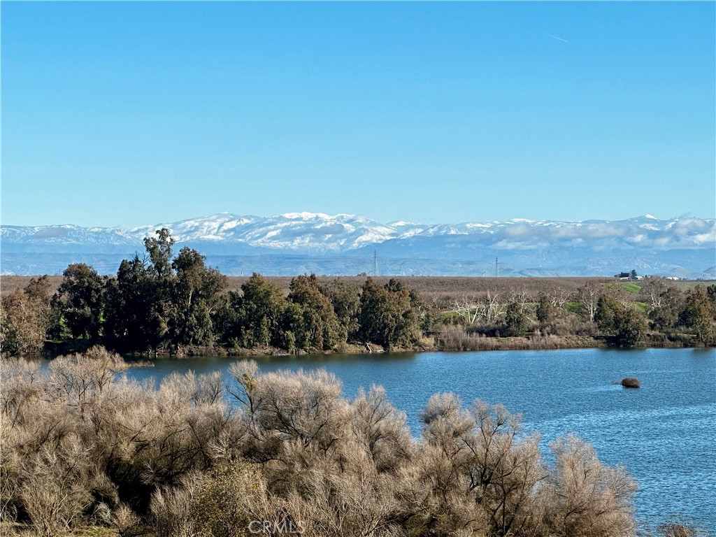 https://media.crmls.org/medias/76a3cc07-082a-45e1-b007-d19815ccb38f.jpg?preset=X-Large