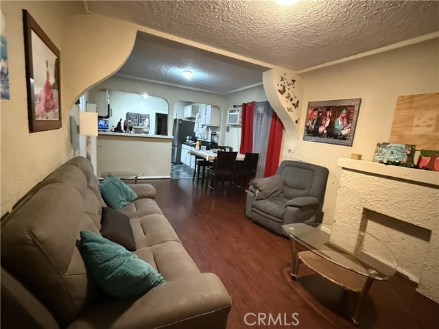 Detail Gallery Image 6 of 25 For 1524 E 75th, Los Angeles,  CA 90001 - 4 Beds | 2 Baths