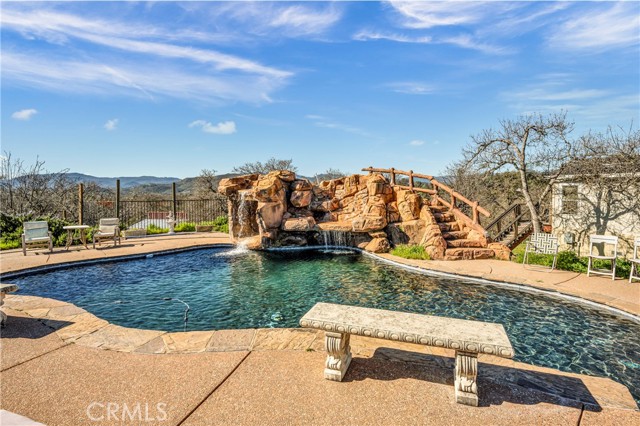 21054 Yankee Valley Road, Hidden Valley Lake CA: https://media.crmls.org/medias/76a483f5-02f0-43e0-9355-e9f6855b10ff.jpg