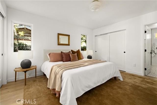 Detail Gallery Image 11 of 22 For 564 N Lucerne Bld, Los Angeles,  CA 90004 - 3 Beds | 2 Baths