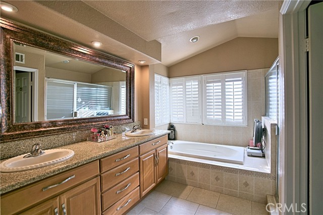Detail Gallery Image 10 of 11 For 903 Las Rosas Dr, West Covina,  CA 91791 - 4 Beds | 4 Baths