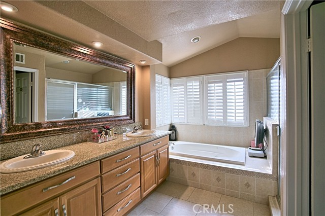 Detail Gallery Image 10 of 11 For 903 Las Rosas Dr, West Covina,  CA 91791 - 4 Beds | 4 Baths