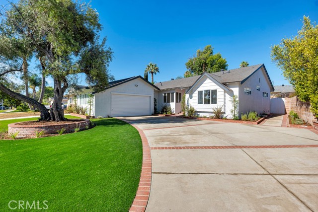Detail Gallery Image 2 of 39 For 10133 Whitaker Ave, Granada Hills,  CA 91343 - 3 Beds | 3 Baths