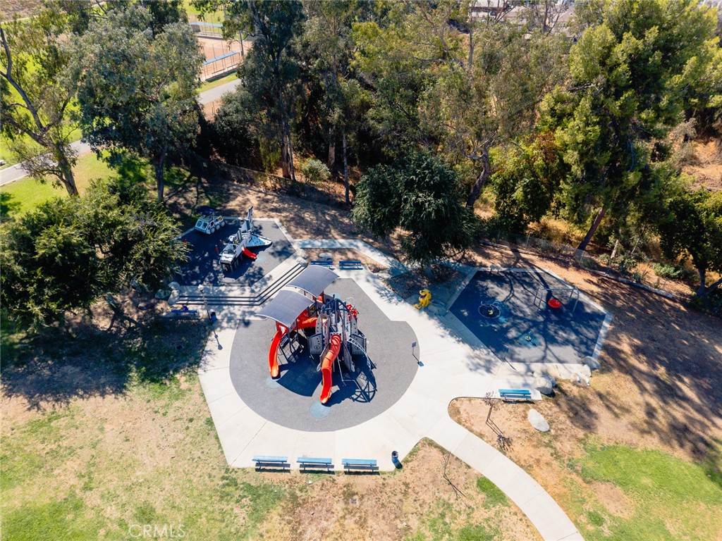 https://media.crmls.org/medias/76a5e593-2481-4cd8-b4d1-a4164169ba24.jpg?preset=X-Large