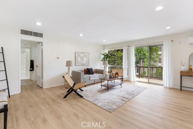 Detail Gallery Image 2 of 22 For 1127 E Del Mar Bld #427,  Pasadena,  CA 91106 - 1 Beds | 1 Baths