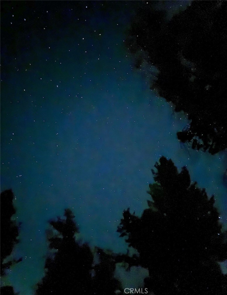 https://media.crmls.org/medias/76a6f2c5-0794-4c6e-ab91-4955c0b766e0.jpg?preset=X-Large