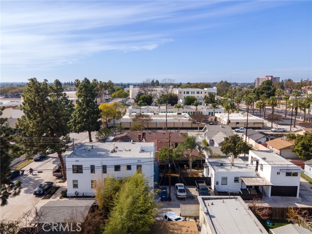 415 W Pine Street, Santa Ana CA: https://media.crmls.org/medias/76a7ac16-0b2d-4e93-896e-d392fe92da84.jpg