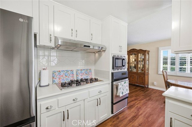 Detail Gallery Image 22 of 49 For 105 Harvard Ln, Seal Beach,  CA 90740 - 5 Beds | 2 Baths