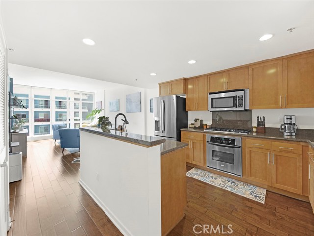 Detail Gallery Image 8 of 52 For 411 W Seaside Way #405,  Long Beach,  CA 90802 - 2 Beds | 2 Baths