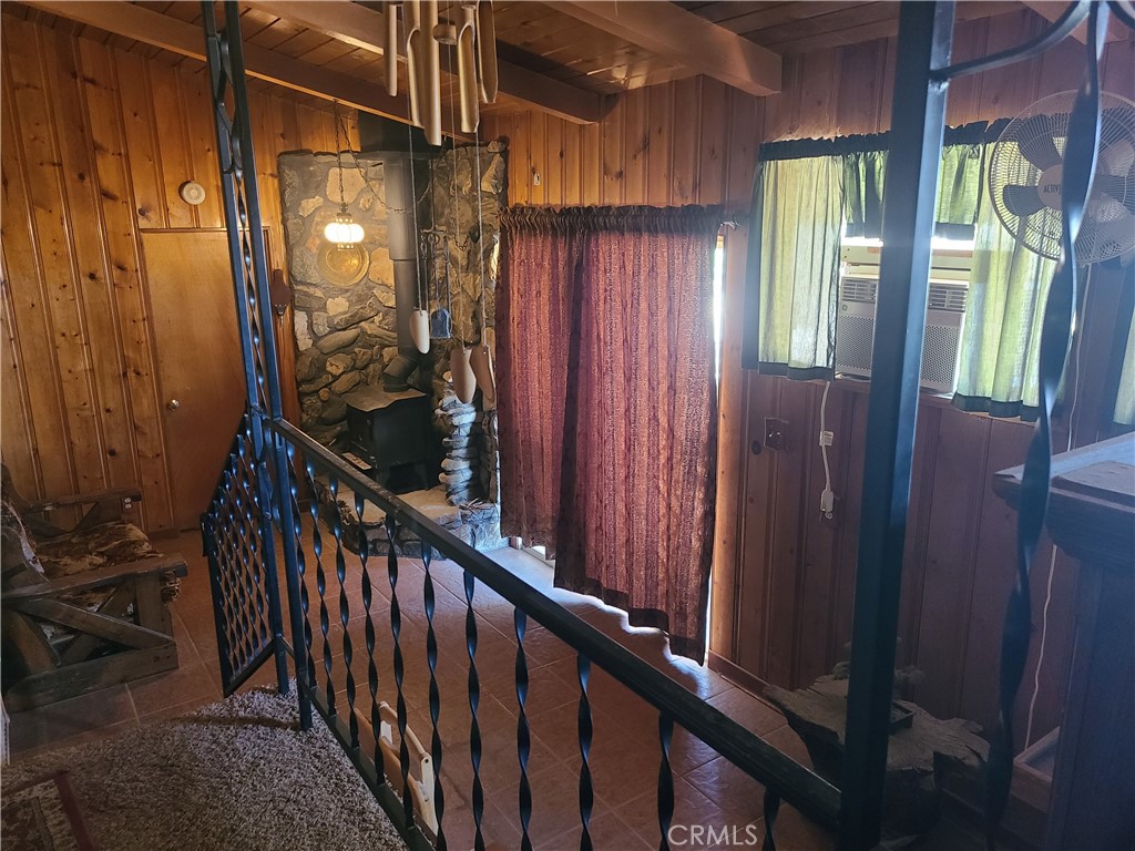 https://media.crmls.org/medias/76a8b5ef-10c1-4094-a53e-556490a05412.jpg?preset=X-Large
