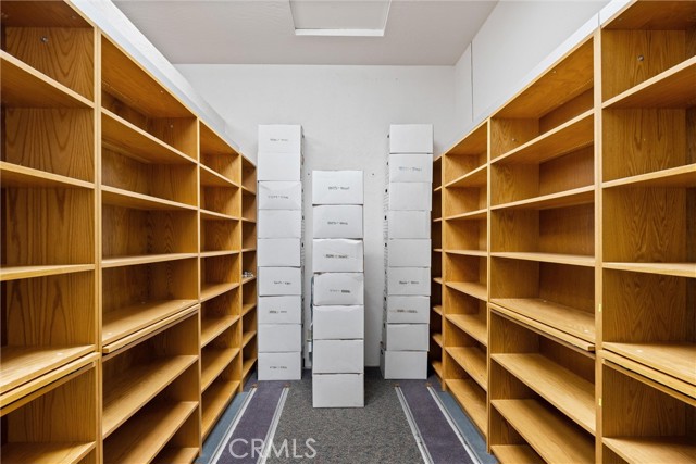 Image 54 of 71 For 958 Mckale Road