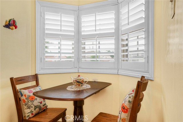 531 W Arbutus Street, Compton CA: https://media.crmls.org/medias/76a98d25-e707-40bc-acf7-c24db63054ac.jpg