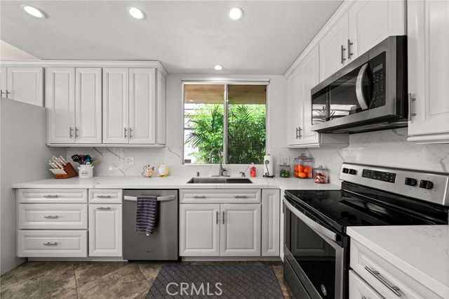 Detail Gallery Image 15 of 62 For 76915 Roadrunner Dr, Indian Wells,  CA 92210 - 3 Beds | 3 Baths