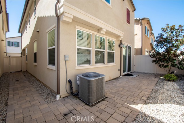 Detail Gallery Image 26 of 31 For 14717 W Rose Ln, Van Nuys,  CA 91405 - 3 Beds | 2/1 Baths